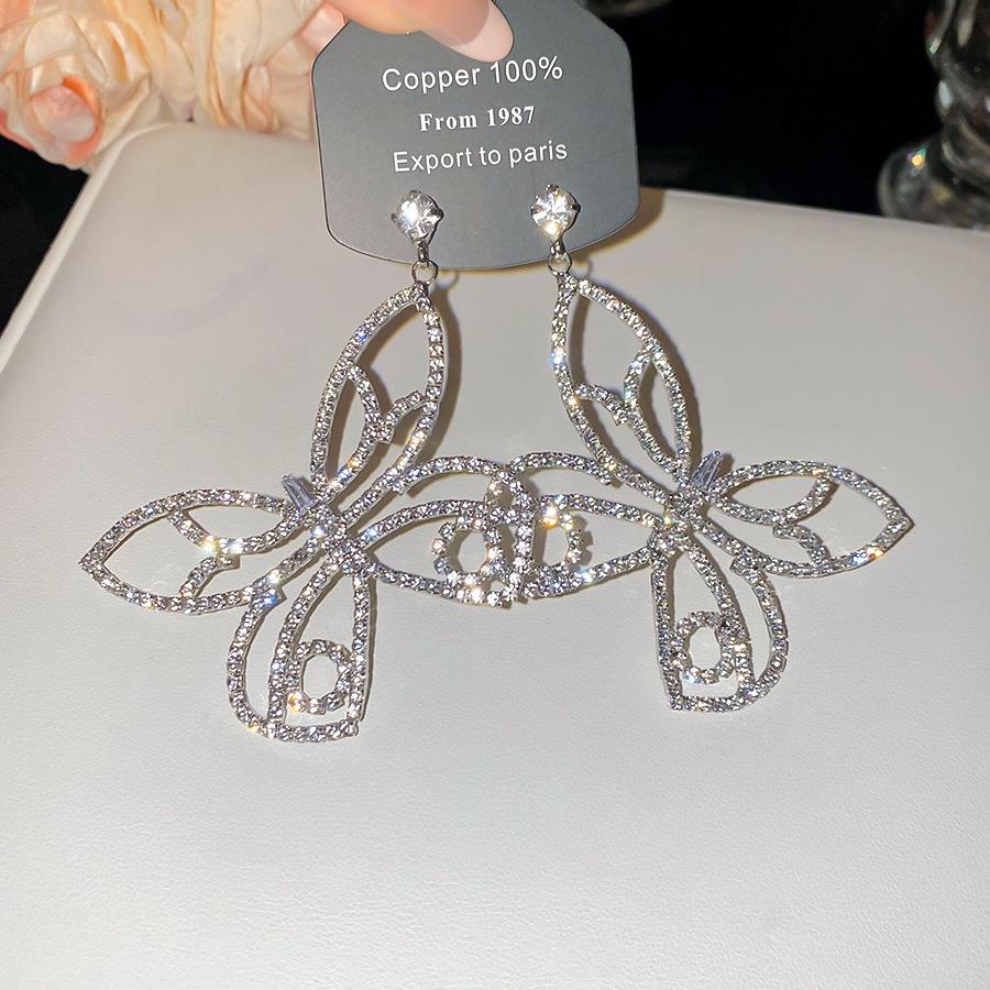 Luxury Silver Rhinestone Butterfly Stud Earrings - Elegant and Exquisite Fashion for Women