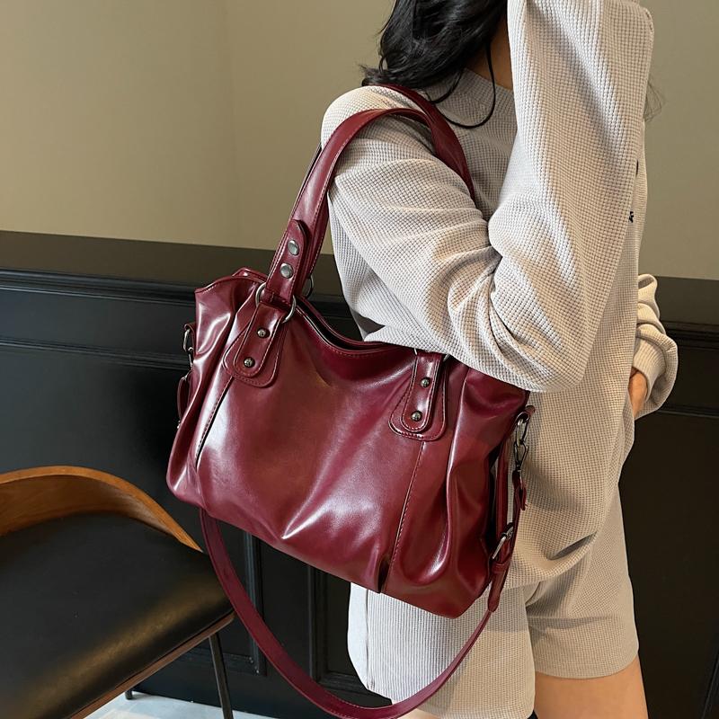 Fashionable Vintage Leather Handbag Large Capacity Shoulder Bag Fashion Shoulder Bag for Daily Commute Work Weekend Outings and Ladies' Holiday Gifts
