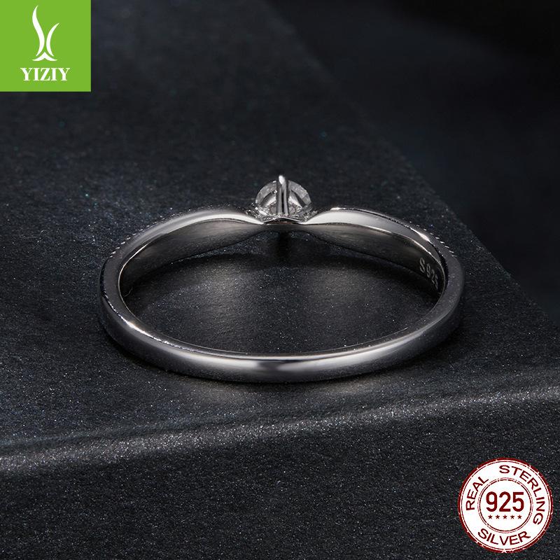 Exquisite Shining Moissanite Ring S925 Sterling Silver Platinum-Plated Simple Light Luxury Jewelry Ring For Women
