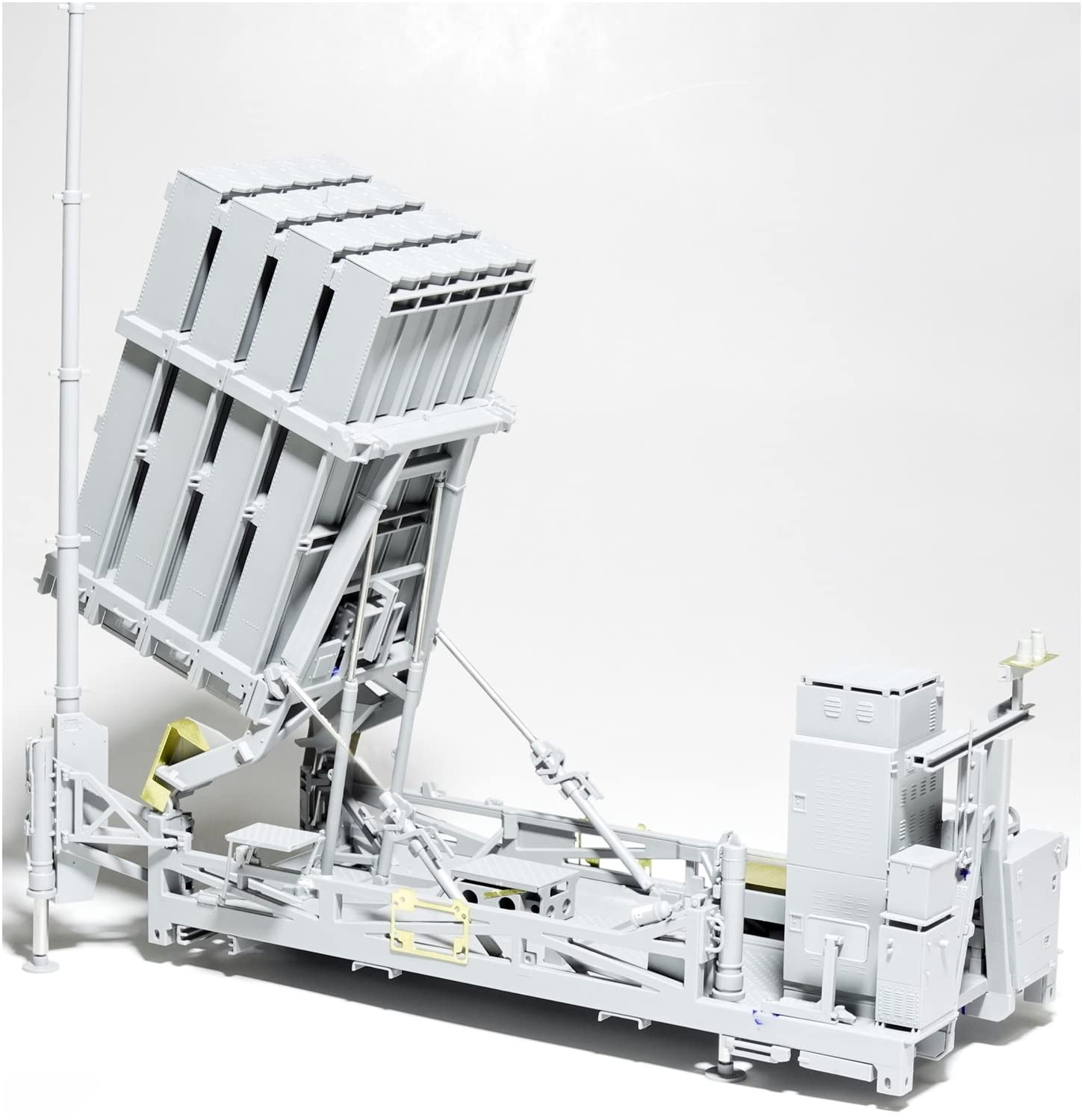 

Magic Factory Scale Israel Defense Forces Air Defense System Iron Dome Multiple Missile Launcher Plastic Model MGF2001 Molded in Color 1/35 (MFU)