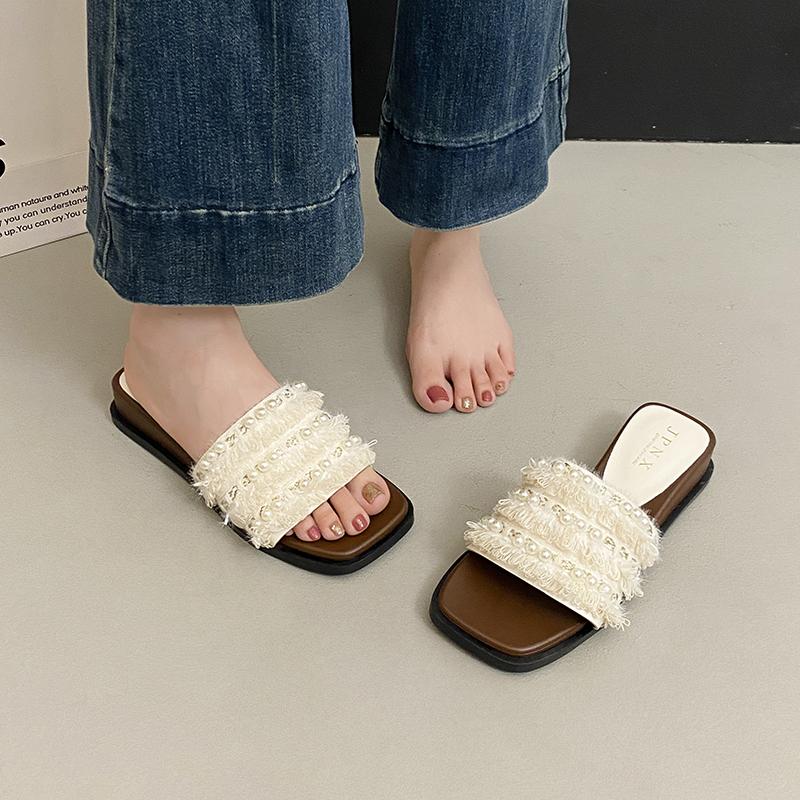 New Pearl Slippers for Women In Summer Wear Flip-flops Flat Bottom with Skirt