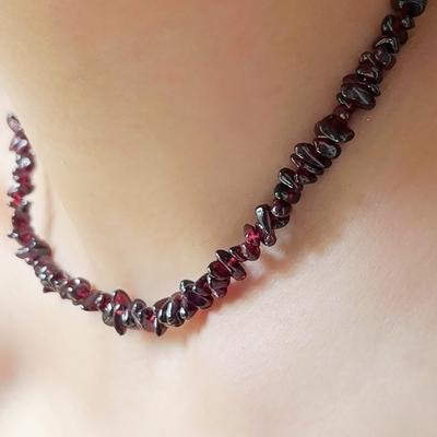 Collier de perles de grenat noir naturel et ensemble de boucles d'oreilles et bracelet double en gravier violet, blanc, Premium 38