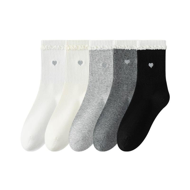 Female Spring and Autumn Love Embroidery Deodorizing Sweat Absorbing Boneless Tube Stack Socks