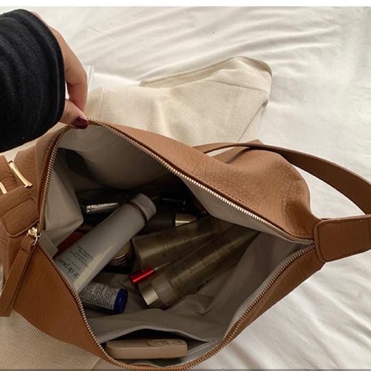 Ielgy Retro Trendy Tote Bag Fashionable All-Match Large-Capacity One-Shoulder Commuter Underarm Bag