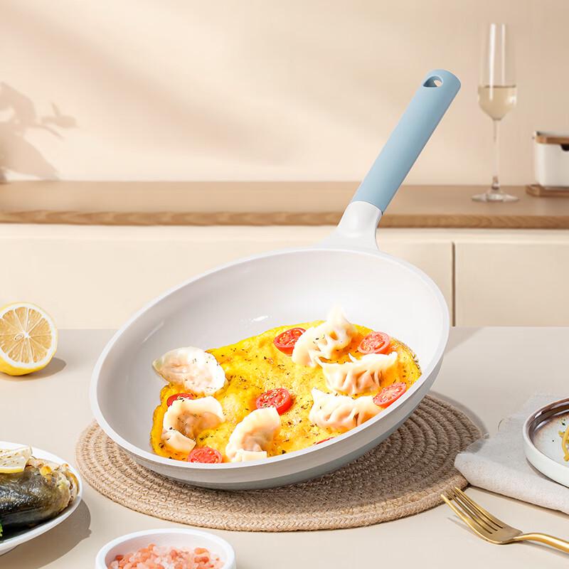 Debo Titanium Non-stick Frying Pan