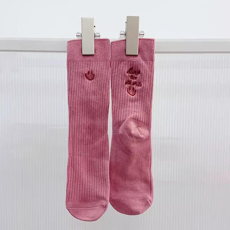 Ladies Fall Fashion New Smiley Face Asymmetric AB Embroidery Medium Tube Pile Cotton Socks
