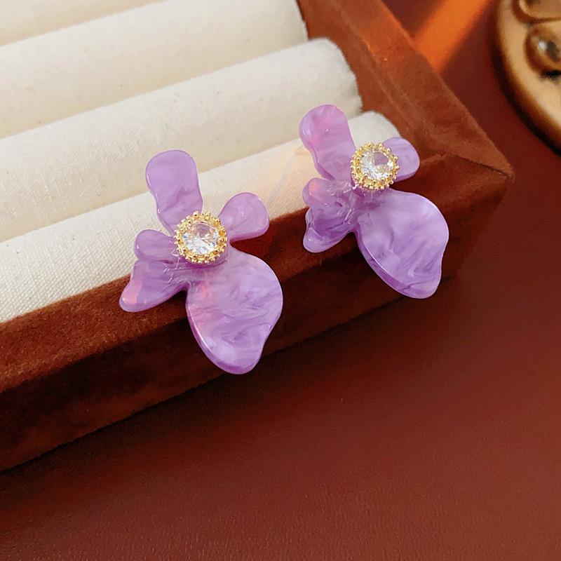 Zircon resin irregular flower earrings simple fashion stud earrings light luxury high sense fresh earrings