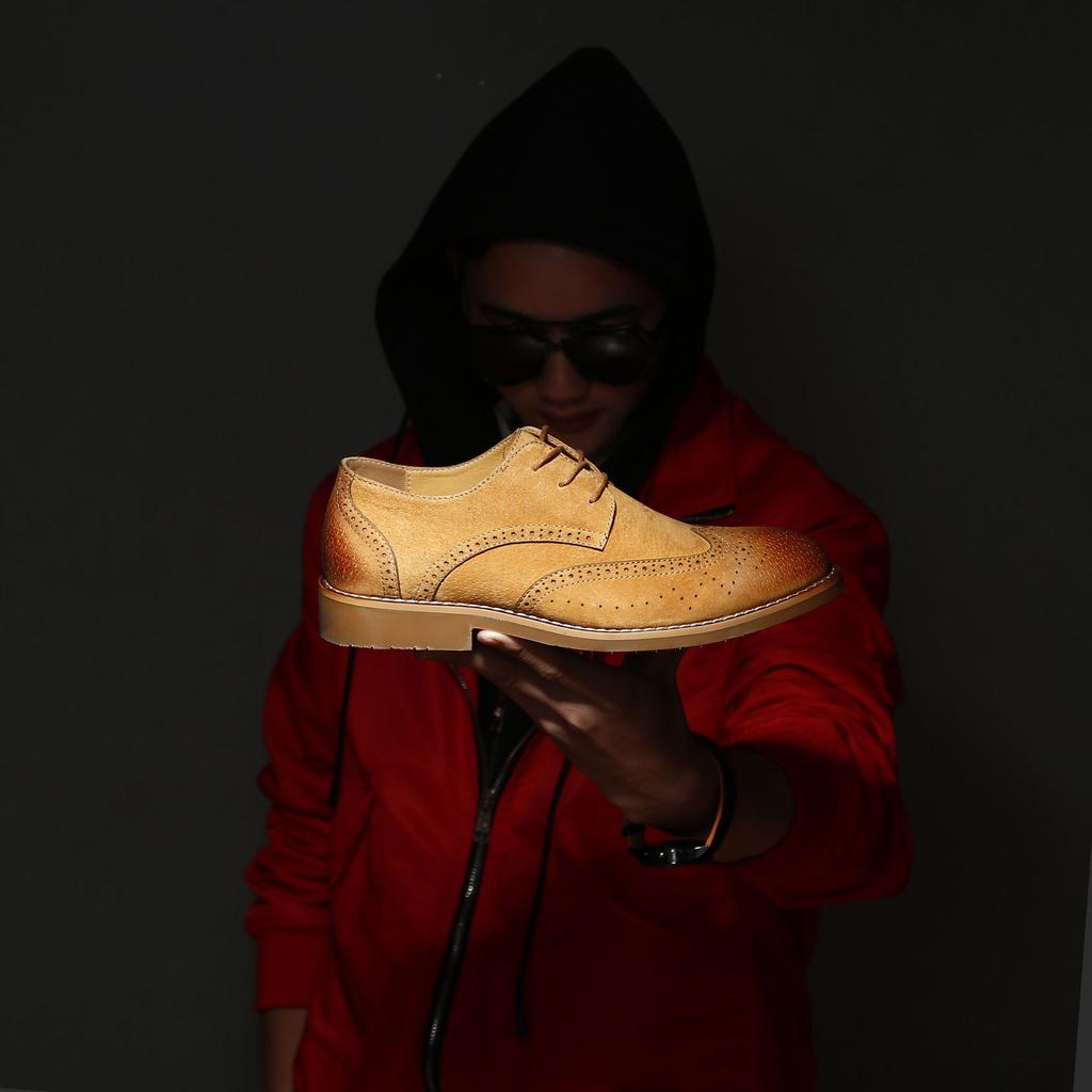 Mode mode luxe heren leren schoenen bruiloft Zakelijke kledingschoen voor jonge man Nachtclubs Gesneden schoenen ghn