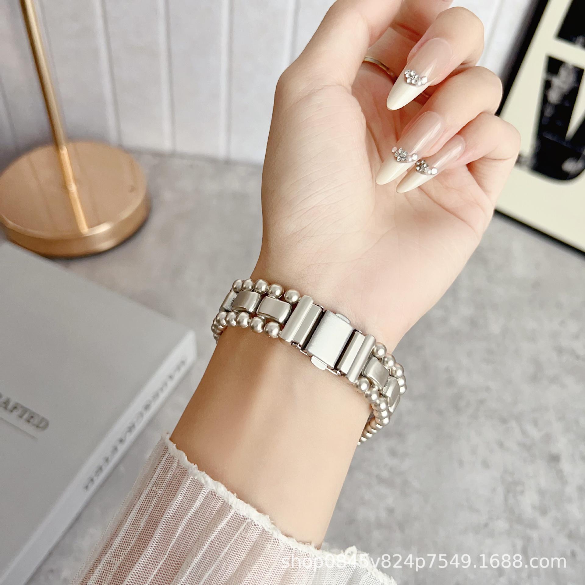 

Compatible Apple Watch Foldable Buckle Strap for Series 9, SE, and 11. 20mm чорний