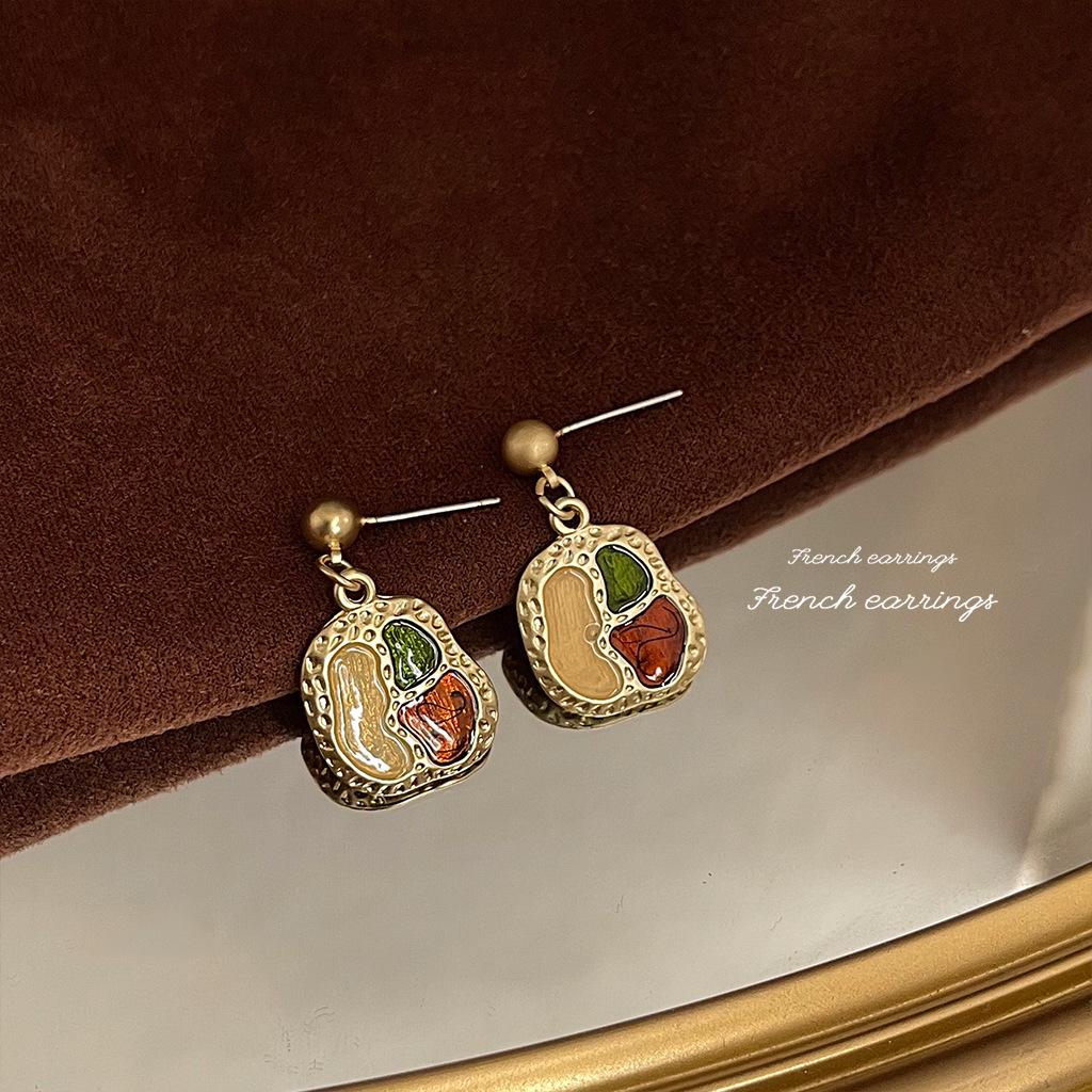 Chinese-Inspired Elegant 925 Silver Stud Earrings with Exaggerated Design