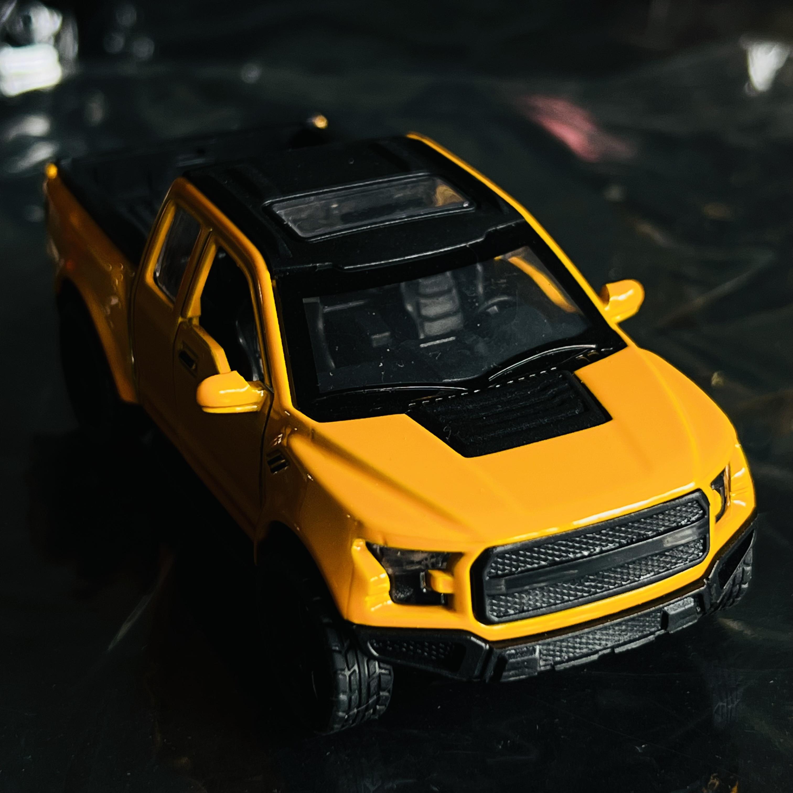 

Simulation alloy car model, children s toy, door opening pickup truck, car model, cake decoration ornament помаранчевий
