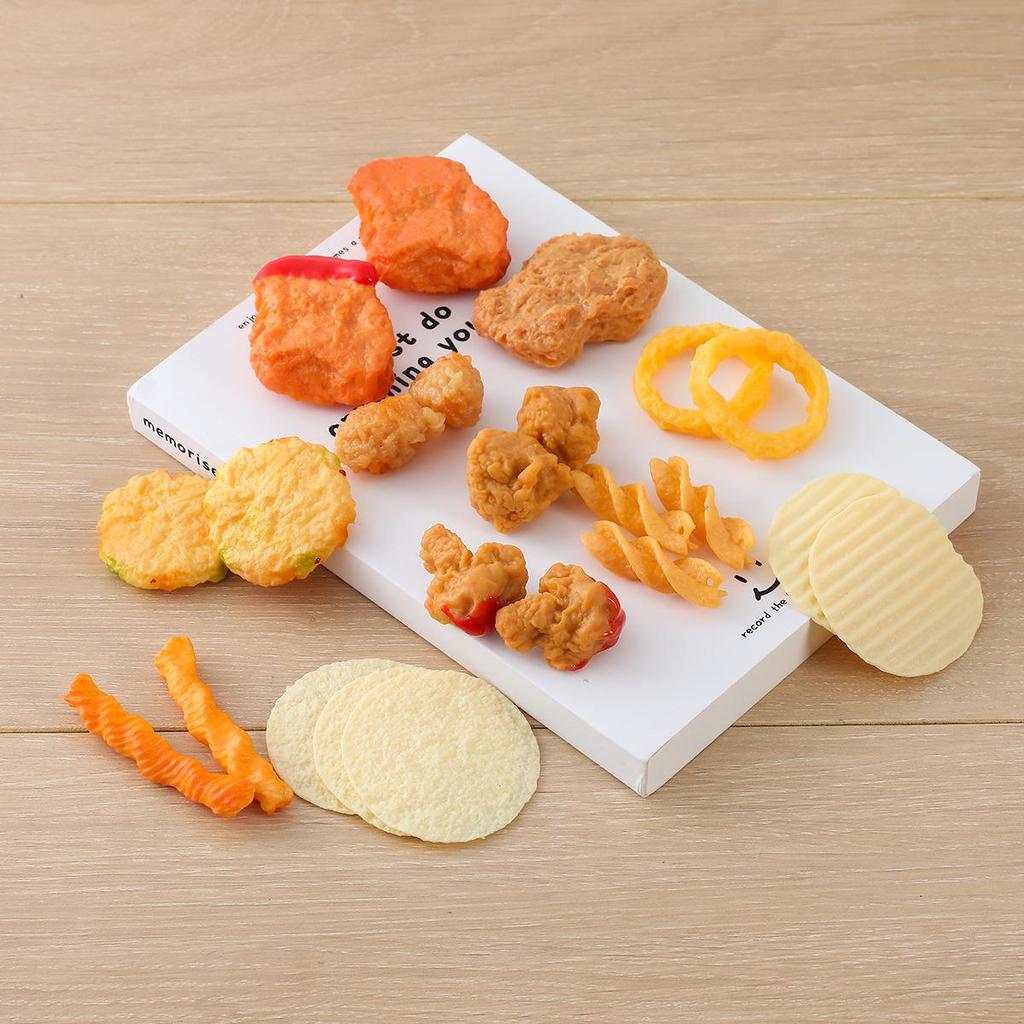 Vassoio Mini Snack: Anelli di Calamari, Patatine Fritte, Popcorn, Patatine, Nuggets di Pollo - Foto di Modelli Giocattolo