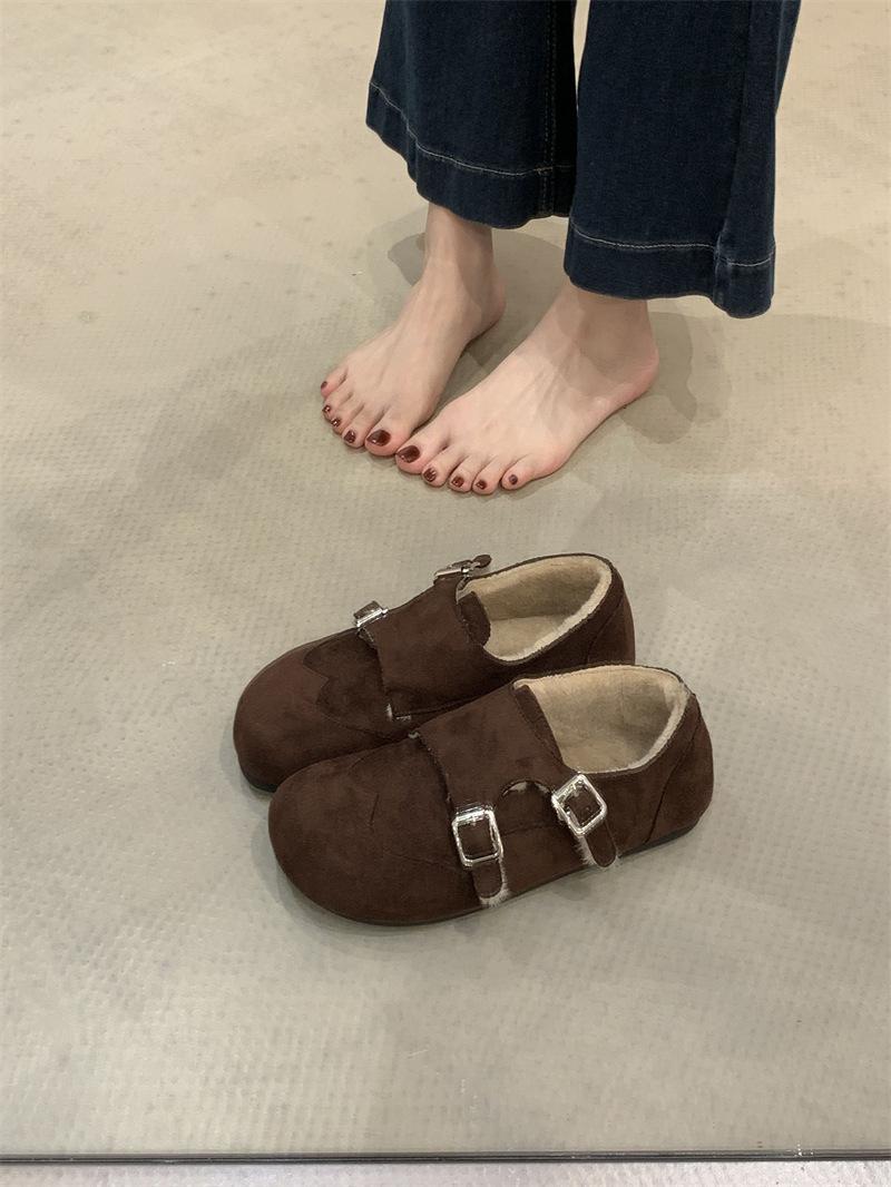 

French Mori black velvet loafers women s autumn and winter lazy people pedal soft-soled beanie shoes flat single shoes 40 коричневий