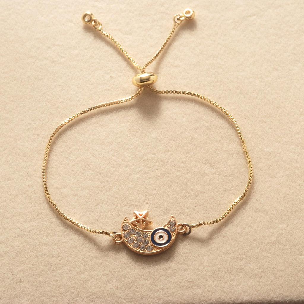 Moon Eye Diamond Bracelet: Elegant, Versatile, and Fashionable Women's Jewelry