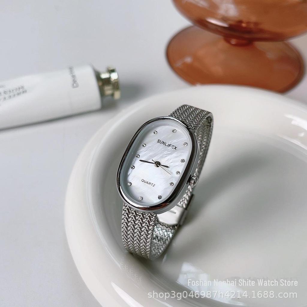 Oval Niche Mother-of-Pearl Women's Watch: Light Luxury, Retro-Style, High-End Quartz with Elegant Simplicity