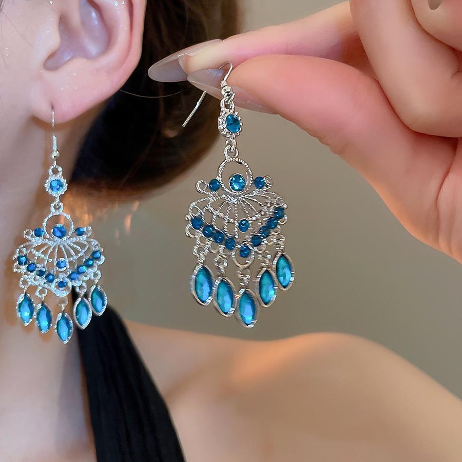 Bohemian Tassel Earrings: Ethnic Style, Versatile Travel Accessories