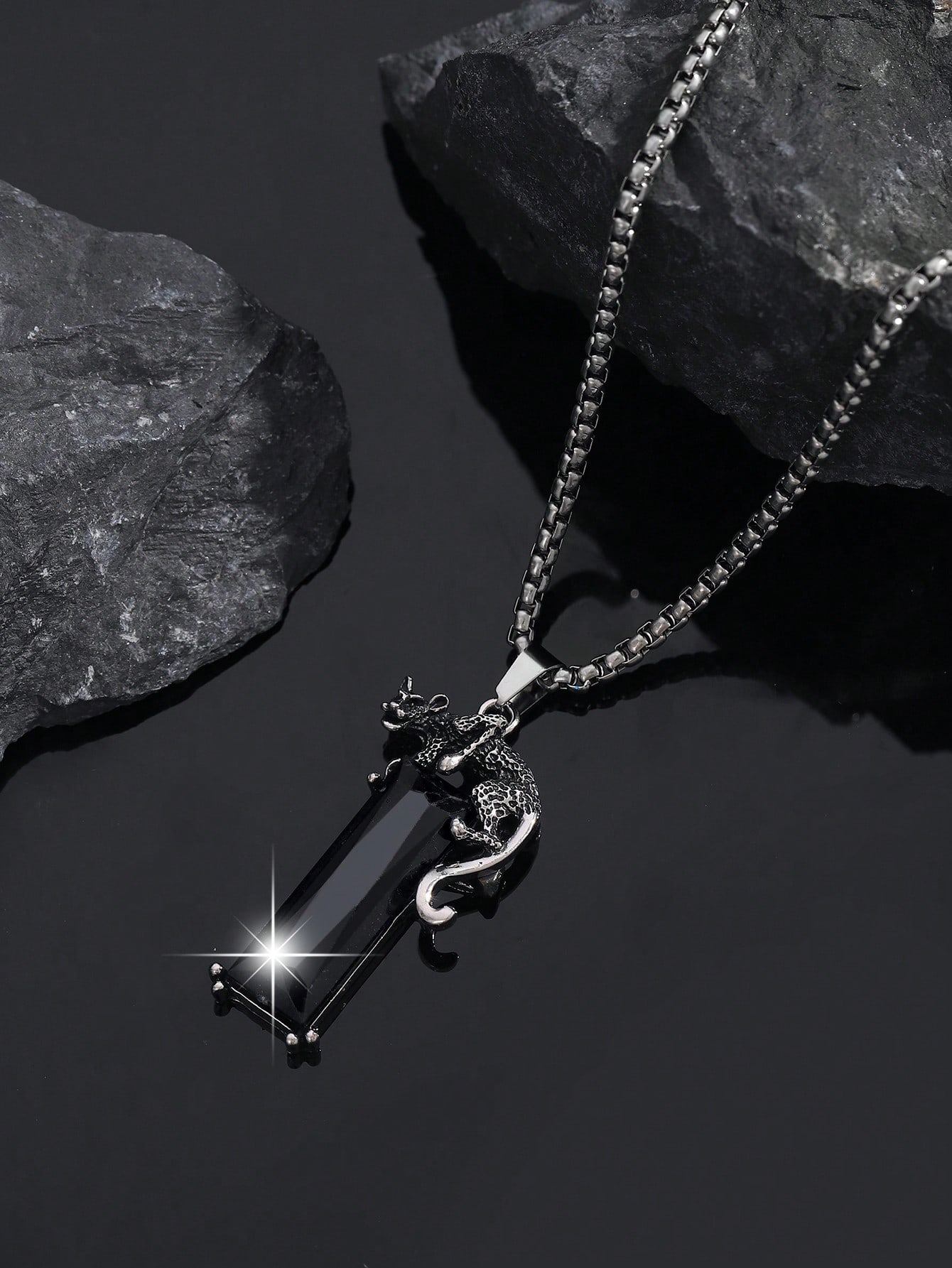 

1 шт. Модный винтажный европейский и американский персонализированный кулон в стиле хип-хоп с леопардовым принтом в виде денег, подходит для мужчин для повседневной носки на улице.