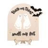 1/2Pcs Baby First Halloween Footprint Sign with Base Spooky Bat Trick or Treat Smell My Feet Footprint Milestone Keepsake Wooden Decoration