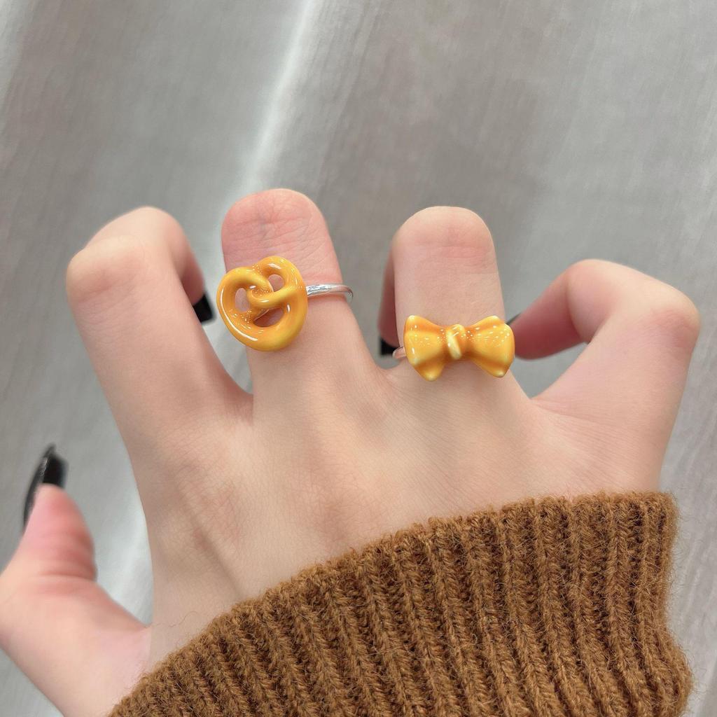 Autumn/Winter Caramel Bread Cat Party Ring Set - Creative Cartoon Design