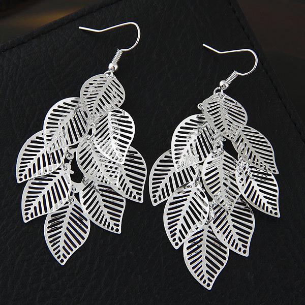 Neunblättrige Hohl-Ohrstecker im koreanischen Stil - 7 Styles verfügbar