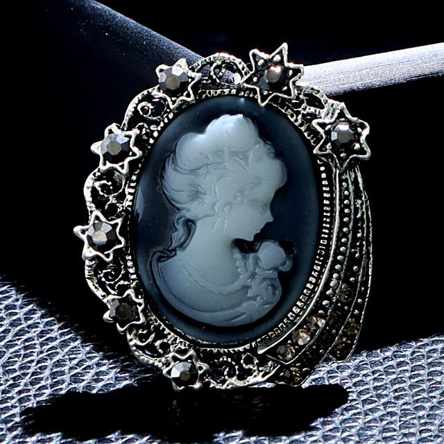 New Beauty Head Embossed Brooch 20 Styles Available Classic Fashion Pin Wedding Party Jewelry Pearl Rhinestone Material
