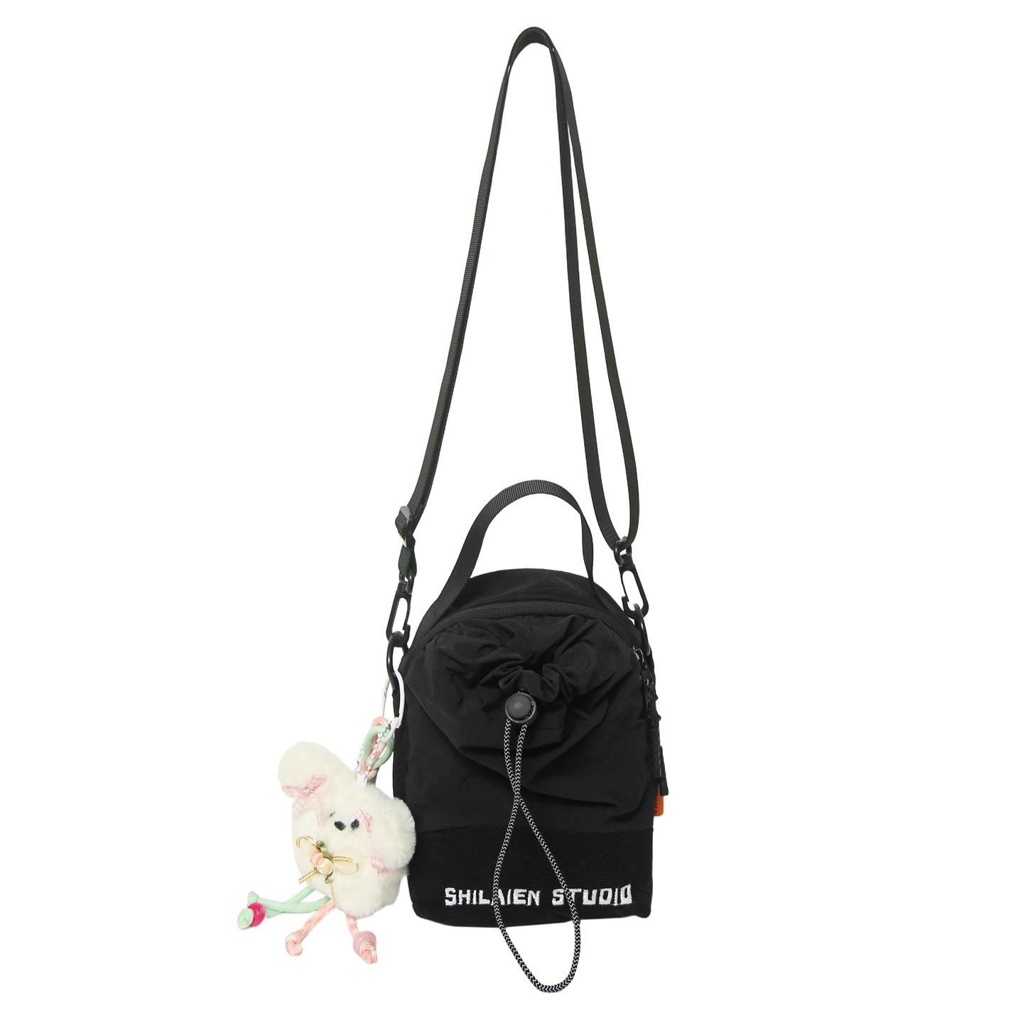 

Fashion bundle bucket bag women s 2025 new simple casual shoulder bag niche messenger bag small square bag No pendant