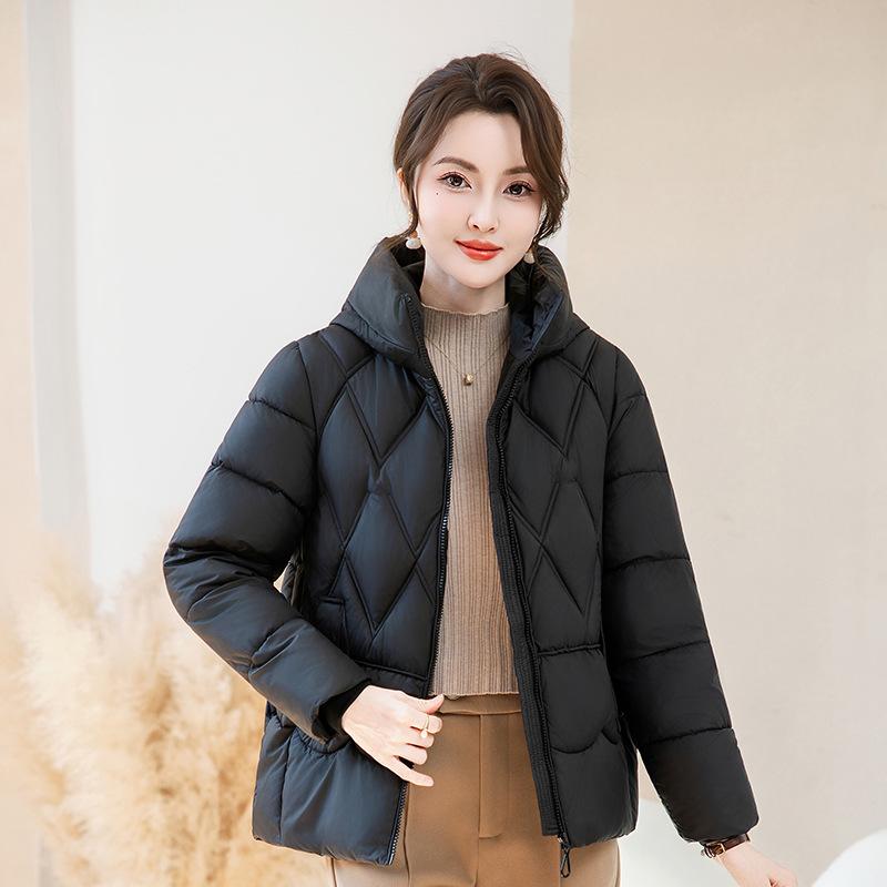 Short hooded cotton-padded clothes for women's winter new fashion Korean version of foreign style warm loose cotton-padded clothes and trendy coats