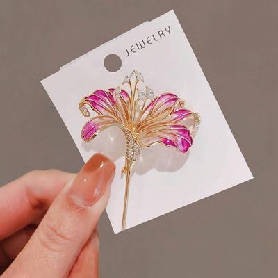 Luxurious Enamel Zircon Crystal Flower Pink Lily Plant Brooches Pin For Women Leaf Buckle Pins Badge Fashion Jewelry Gift