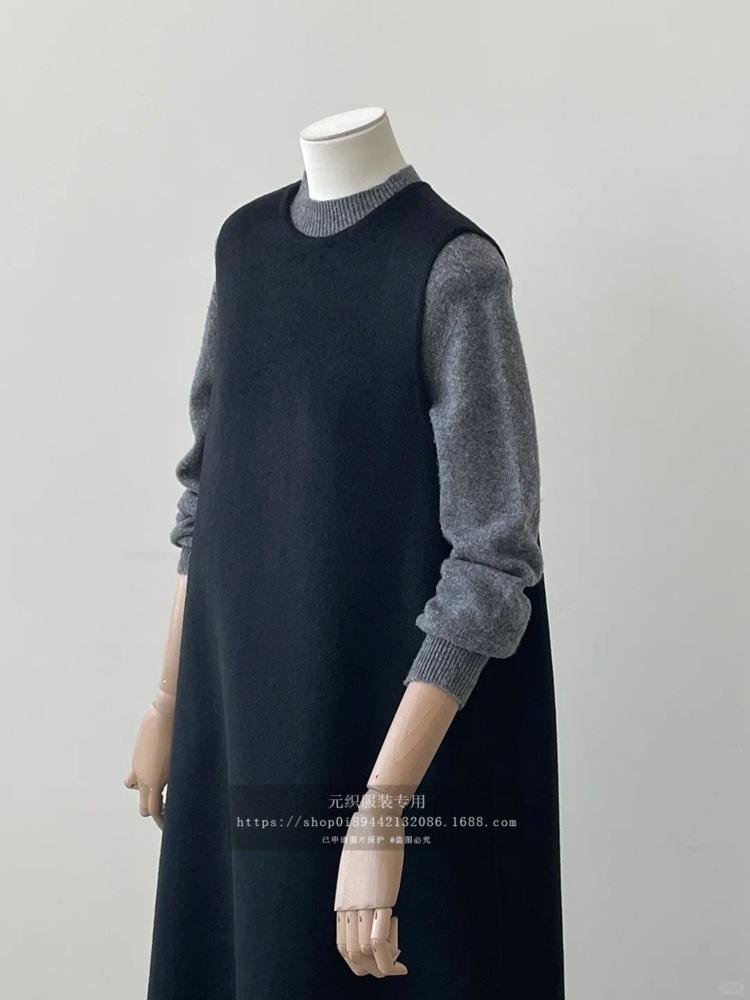 Minimalist Hand-Stitched Double-Sided Wool Vest Dress: High-Quality, Practical Mid-Length Black Dress Small