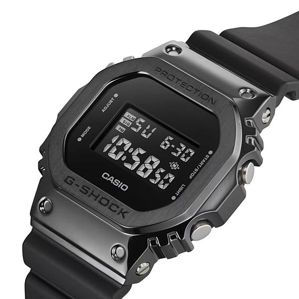 Casio Men's G-SHOCK GM-5600UB-1JF [G-SHOCK Metal Bezel GM-5600] Square Watch Black Digital