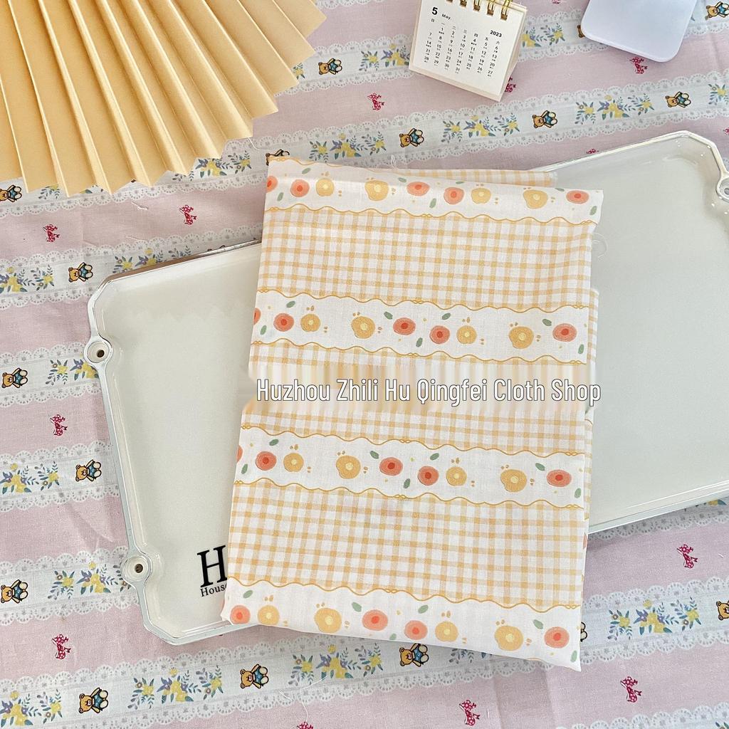 100% Cotton Digital Print Plaid Floral Fabric for Handmade Bags, Tablecloths, Clothing, and Wearables for Women and Children