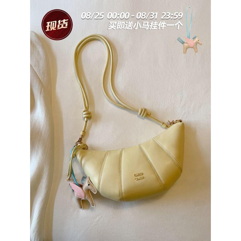 

South Style Chio2nd Crescent Moon Boat New Moon Bag for Women 2025 Best Selling Super Hot Summer Niche Style Shoulder Messenger Bag Goose yellow