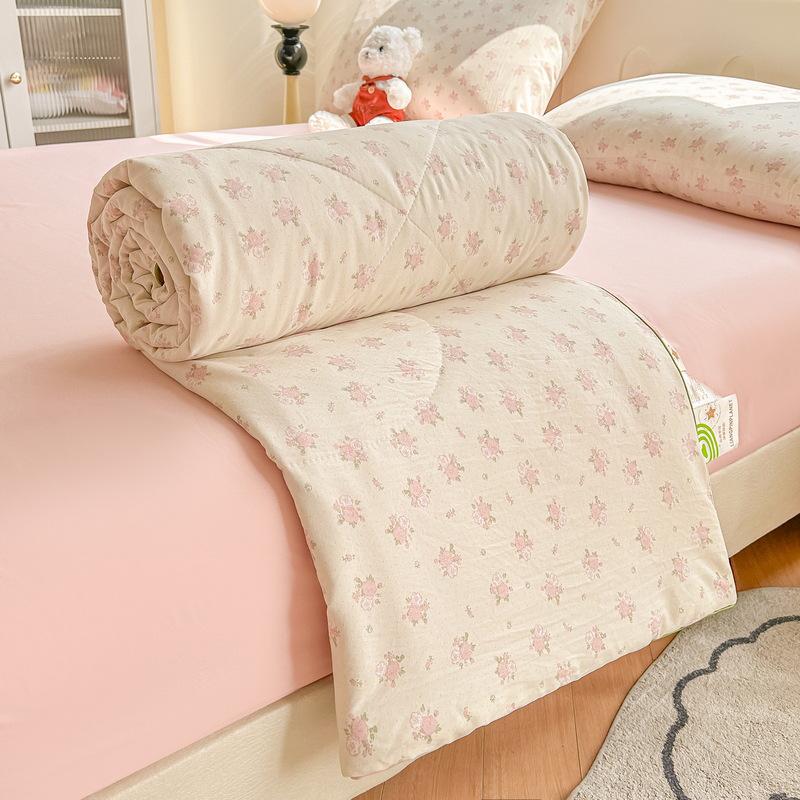 Double Layer Gauze Summer Quilt: Soft, Machine Washable, Class A for Mother and Baby