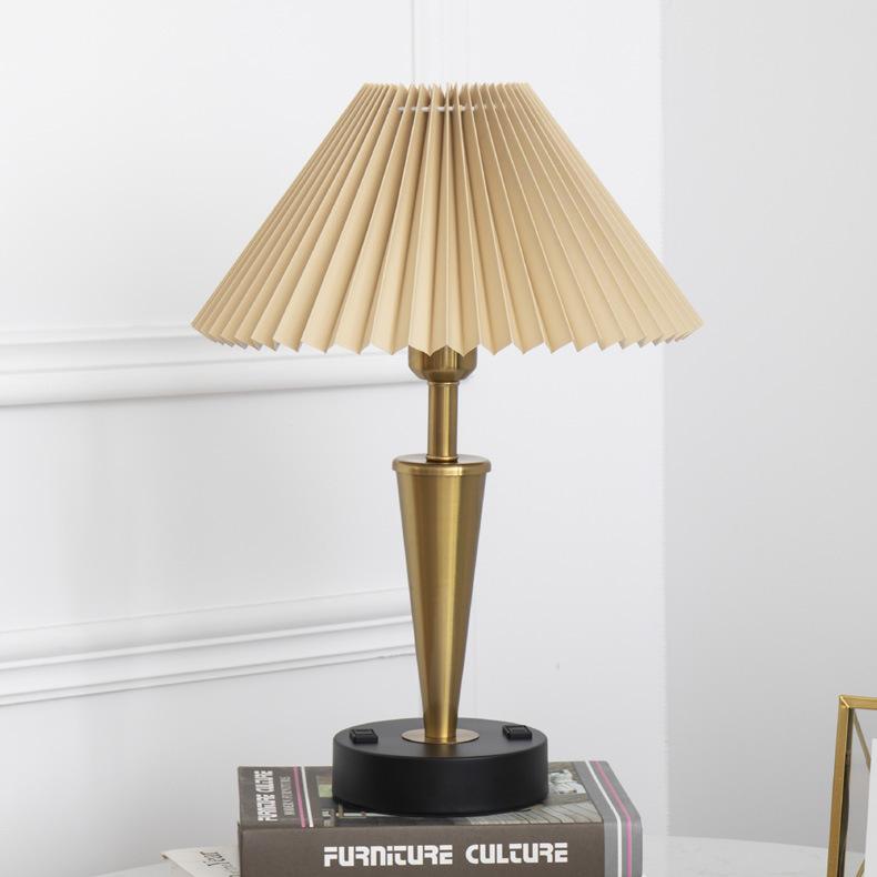 Luxe Scandinavische Creatieve Tafellamp Vintage Nachtkastlamp Meisjeshart Decor Nachtlampje voor Woonkamer Slaapkamer Hotel