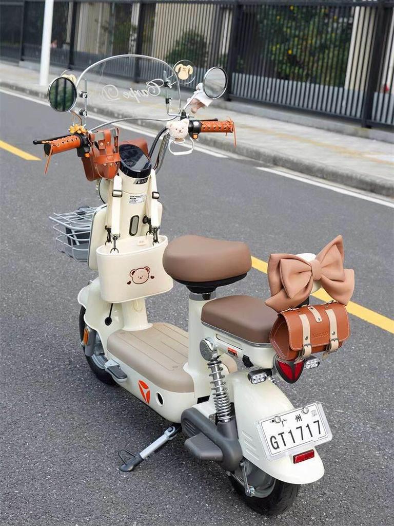 Elegant Waterproof Front Basket for Electric Bikes - Sleek, Portable, and Dynamic Storage Solution for Aima Bikes