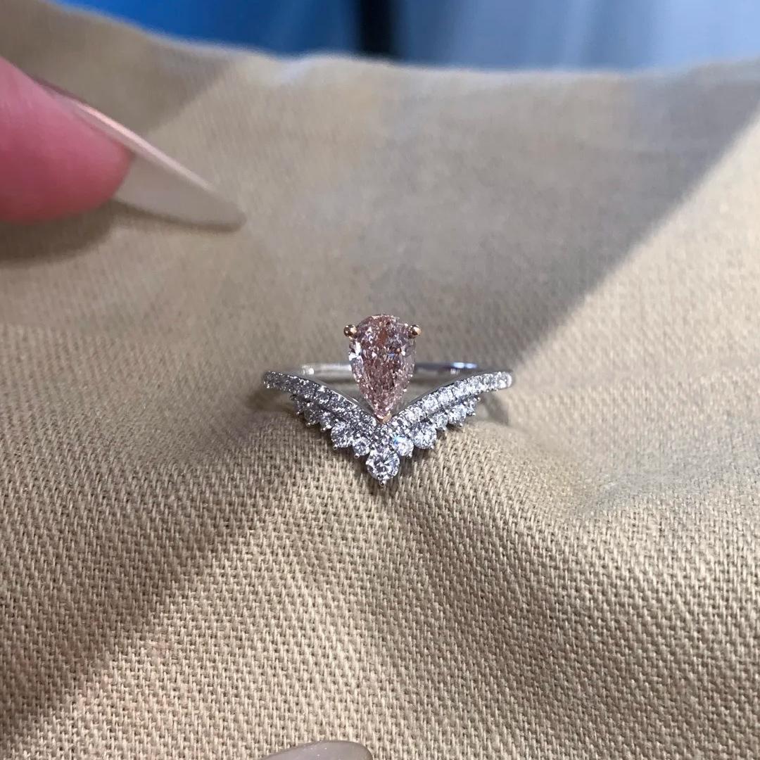 

2026 Thousand Gold Pink Diamond Ice Flower Cut Sugar Cube Wheat Ear Leaf Ring Light Luxury Water Drop Shape Two-color Gold Emperor Crown Women s Ring Resizable