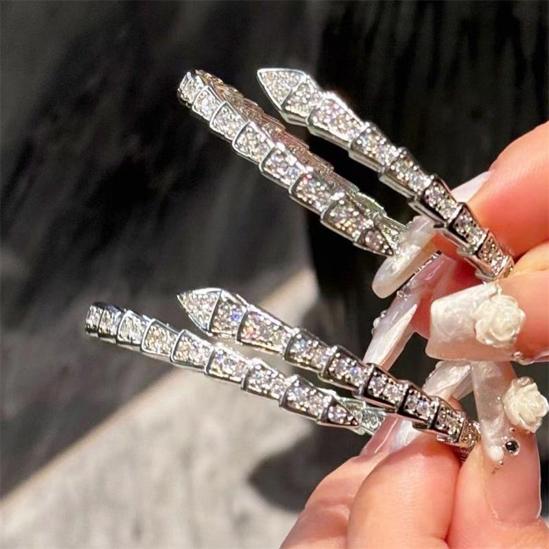 Klassische Temperament Schlangenarmbänder für Frauen Mädchen Einfaches Glänzendes Eingelegtes Zirkon Armband Party Schmuck Accessoires Geschenke