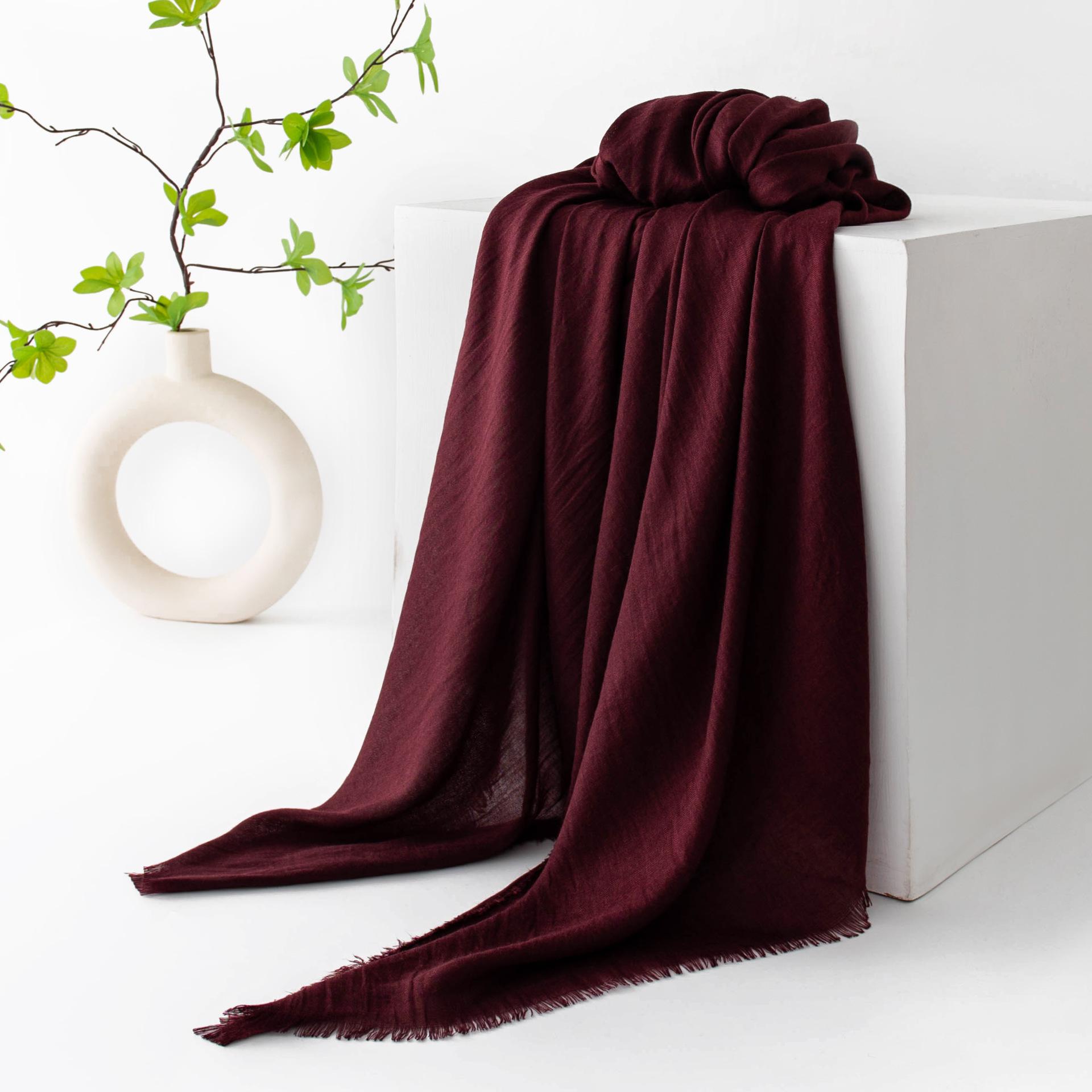 

Pure Color Cotton-linen Scarf/cape, High-end Feel, Thin, Long, Versatile, Sun Protection, Casual, Simple Design with Slightly Frayed Edges. 100*180cm