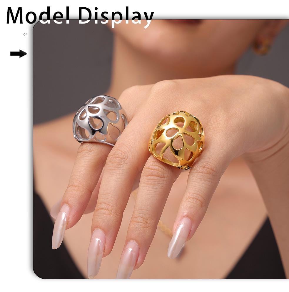 Qiong Yao 18K Gold-Plated Stainless Steel Hollow Statement Ring with Smooth Surface