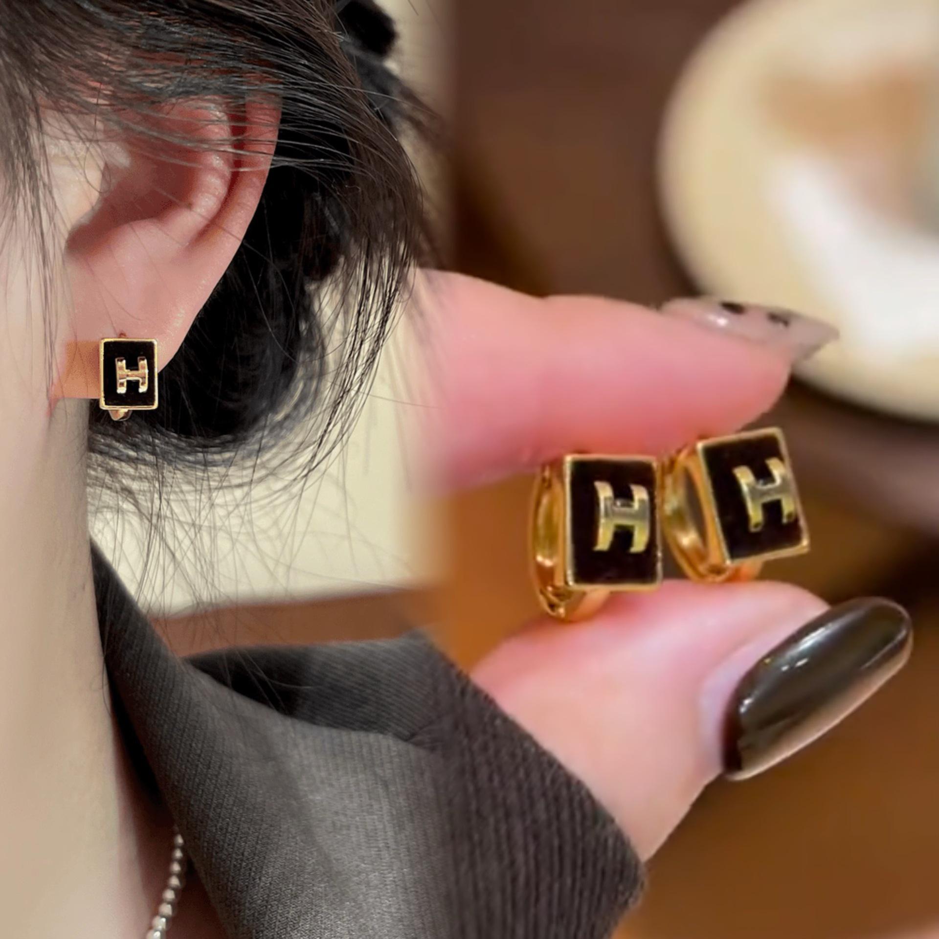 Chic Black Letter Drip Oil Square Earrings - Stylish, Versatile, and Exquisite for Everyday Wear