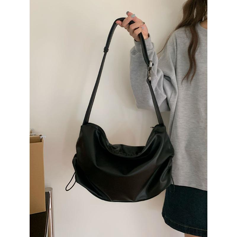 Bag women's large-capacity new pleated tote bag texture casual commuting wide shoulder strap messenger bag