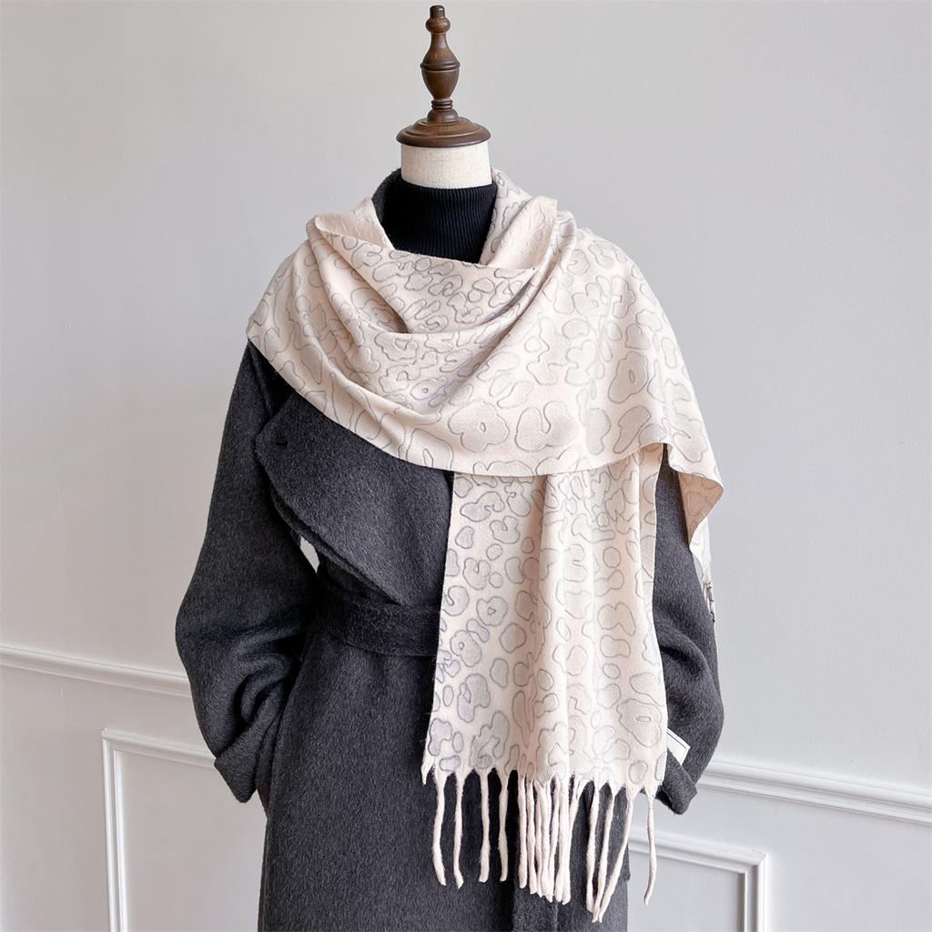 26Color Embossing Luxury Winter Warm Women Scarf Cashmere 30x180cm Shawls Thick Neck Scarves Hijab Wraps Tassls Pashmina