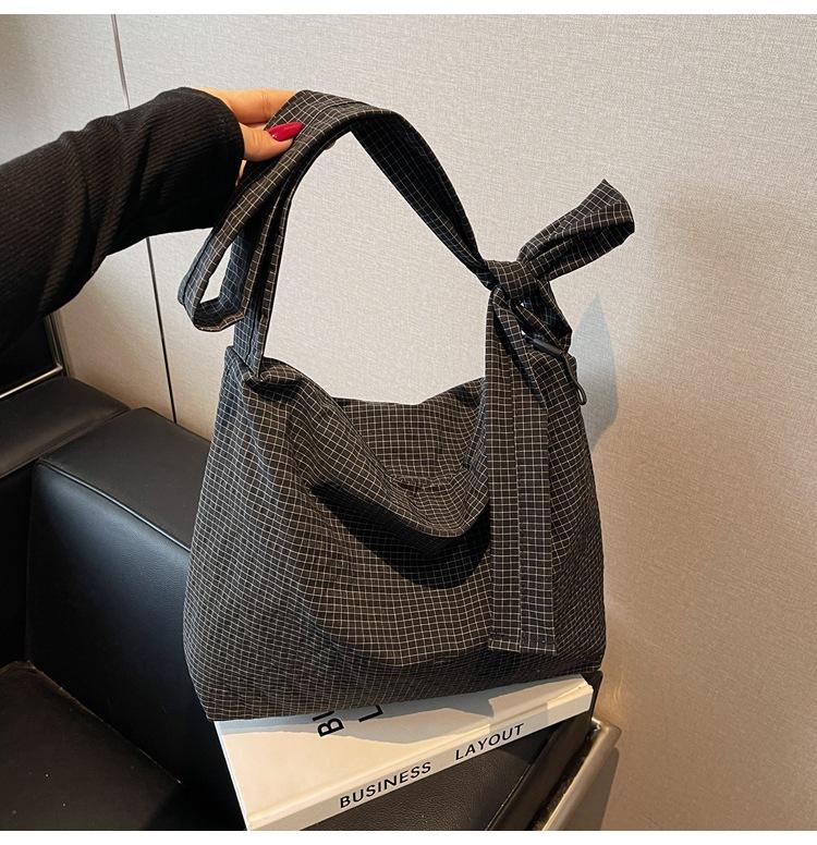 Fashion Casual Bag Women's Large-capacity New Popular Shoulder Large-capacity Class Commuter Tote Bag