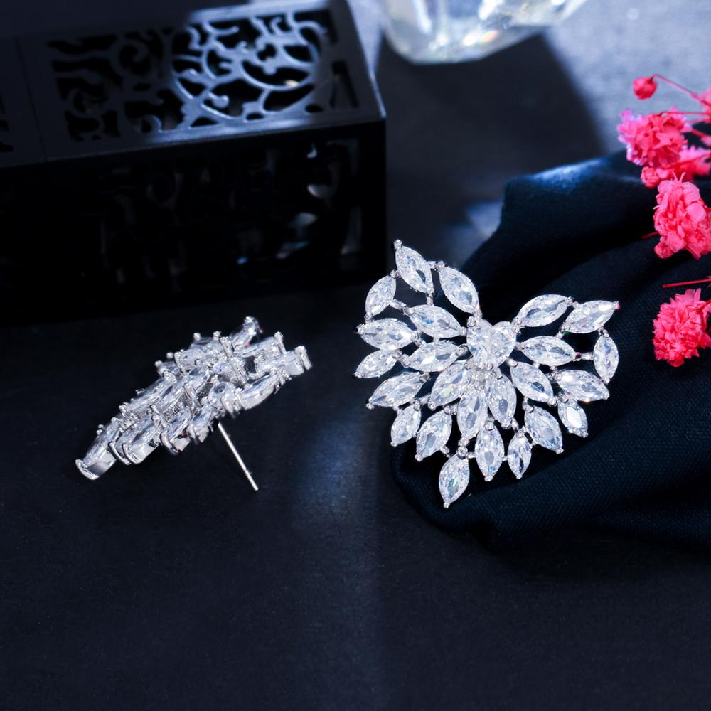 Brincos grandes e lindos de zircônia cúbica brilhante pavimentada em cor prata CMM para noivas