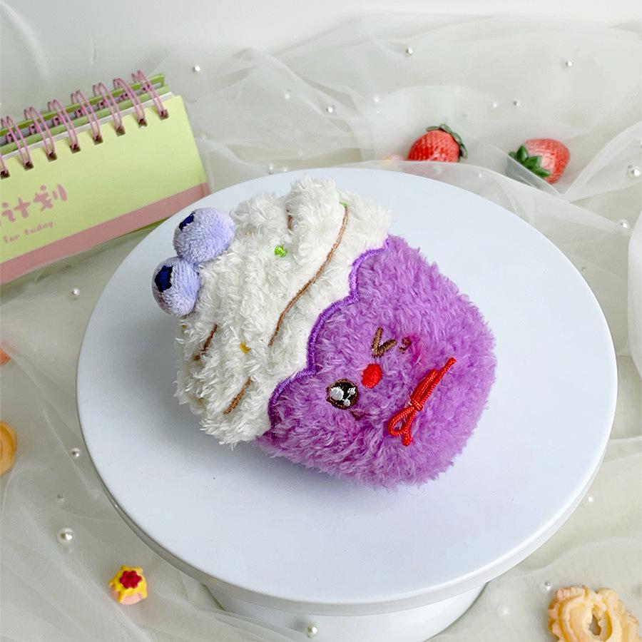 Kreativní plyšový přívěsek s jídlem: Panenka dort, bageta, croissant - Zábavný dárek k promoci