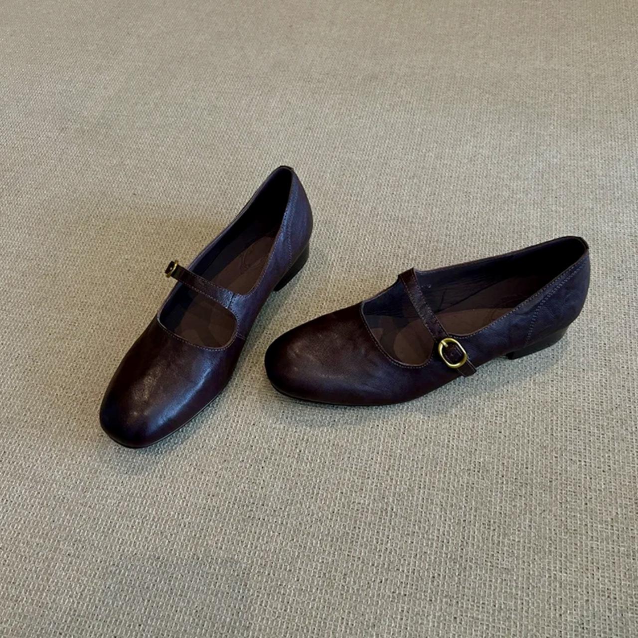 

Мягкая кожаная версия ретро-слова с квадратной головкой туфли Мэри Джейн женская мода простая юбка легкий рот толстый каблук одинарные туфли 40 темно-коричневого