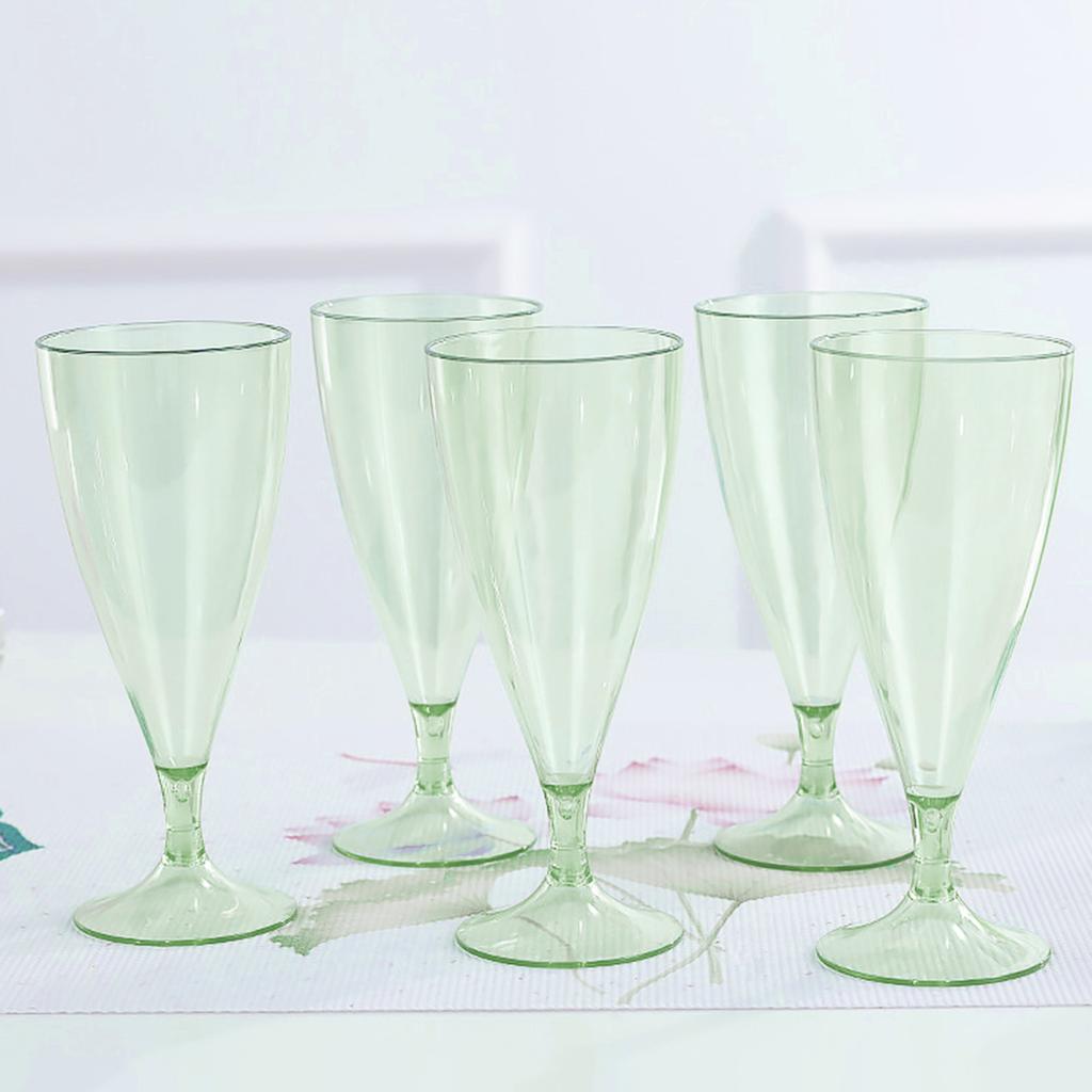 Praktická sada pohárů odolná proti pádu a vysoká stabilita pobaví hosty