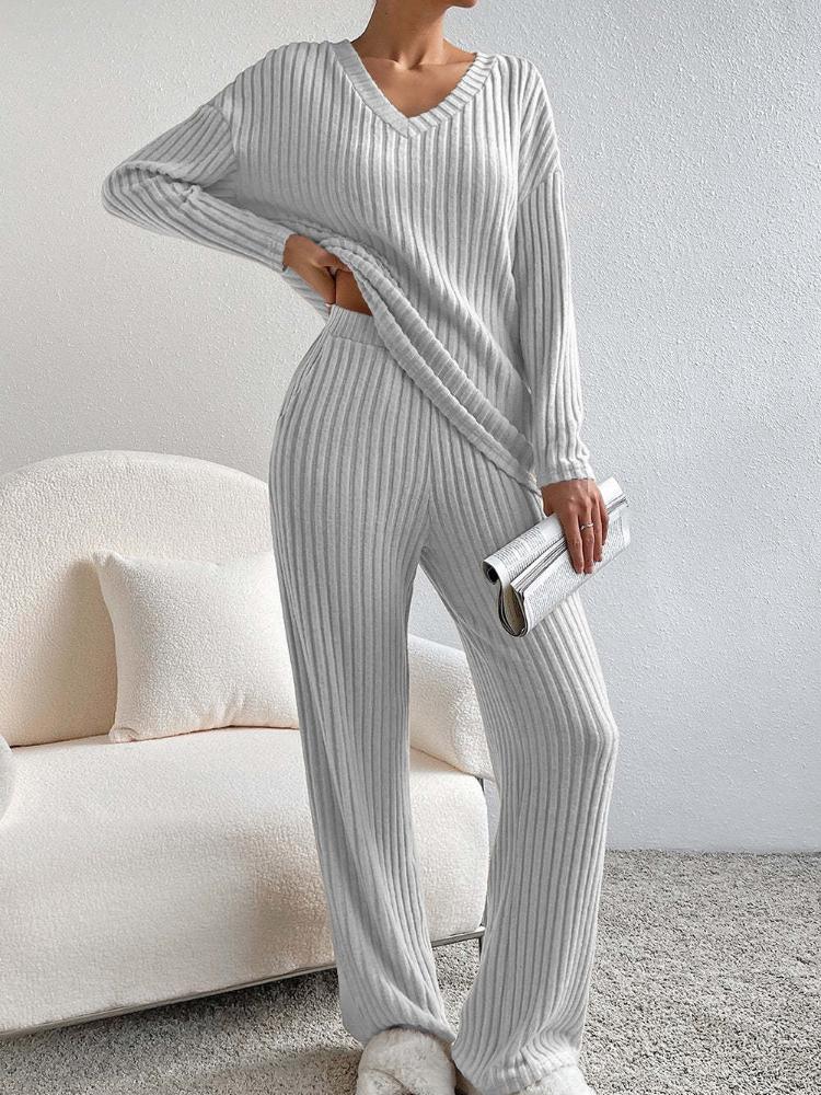 

Women s Beige Knit Sweater Set V-Neck Long Sleeve Top with Wide Leg Pants Casual Lounge Outfit XXL сірий колір