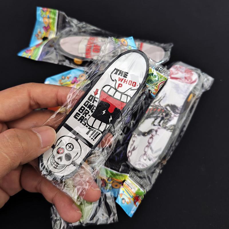 10Pcs Small Skateboard Fingerboard Finger Scooter Kids Plaything Cool Stuff Gadgets Party Favors Playful Present Idea Kinder Spiele