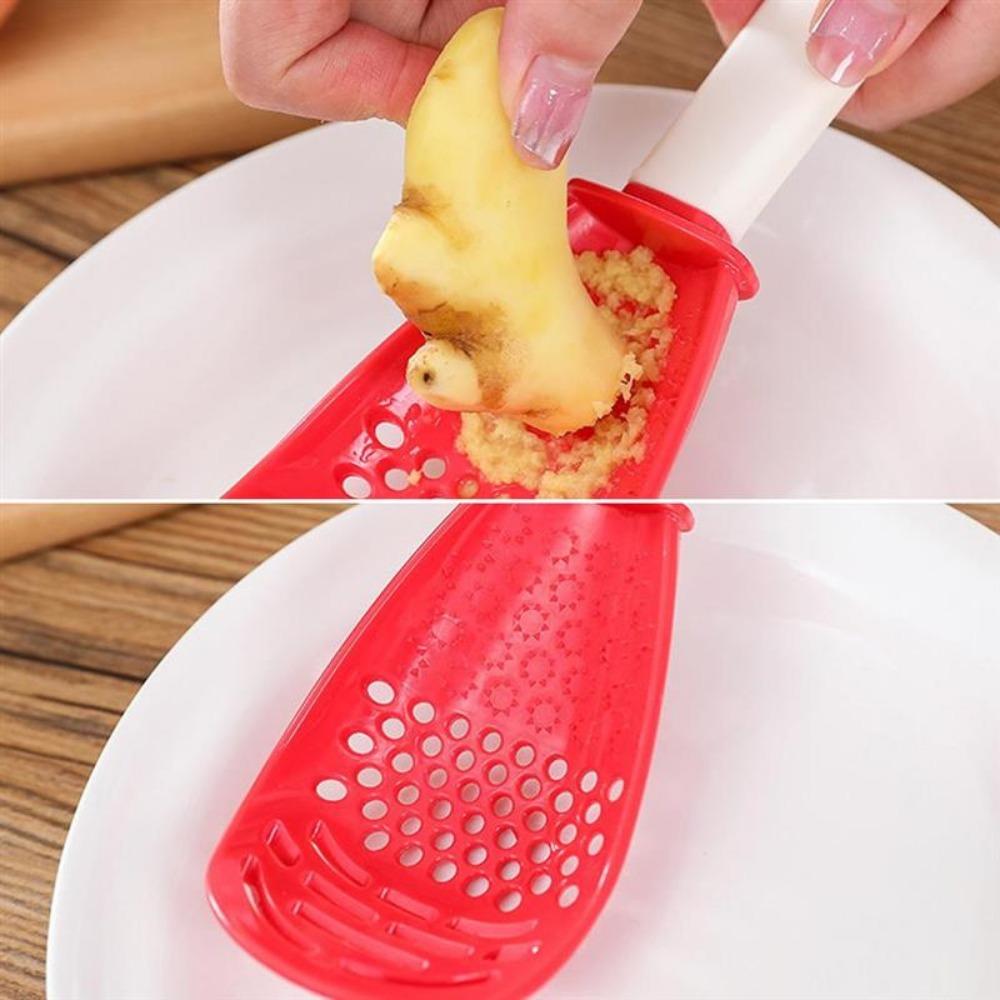 Multifunctional Kitchen Spoon The Heat -resistant Suspension Spoon for Potatoes and Garlic with A Strainer